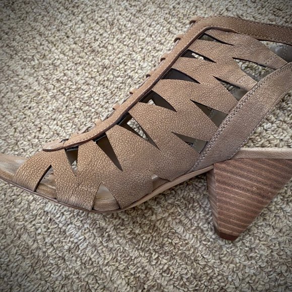 Vince Camuto Tiana Taupe Pebbled Leather Cage Booties - Picture 10 of 14